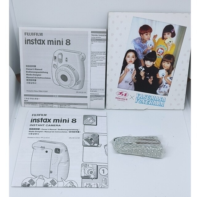 富士フイルム(フジフイルム)のチェキ　　instax mini8　富士フイルム　50枚付 スマホ/家電/カメラのカメラ(フィルムカメラ)の商品写真