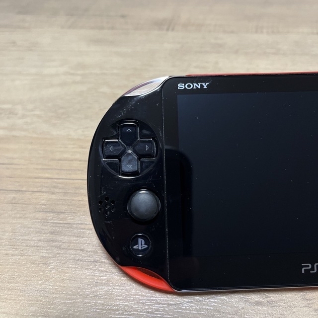 SONY プレステーションVita model2000 エンタメ/ホビーのゲームソフト/ゲーム機本体(家庭用ゲーム機本体)の商品写真