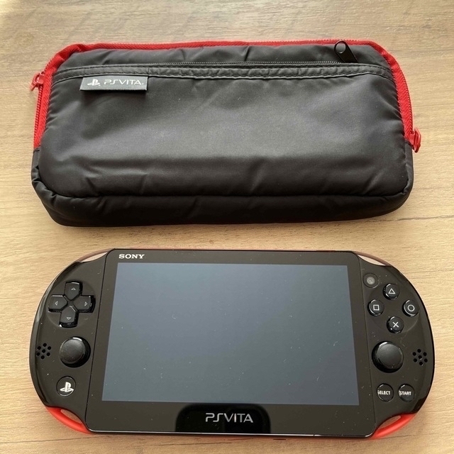 SONY プレステーションVita model2000 エンタメ/ホビーのゲームソフト/ゲーム機本体(家庭用ゲーム機本体)の商品写真