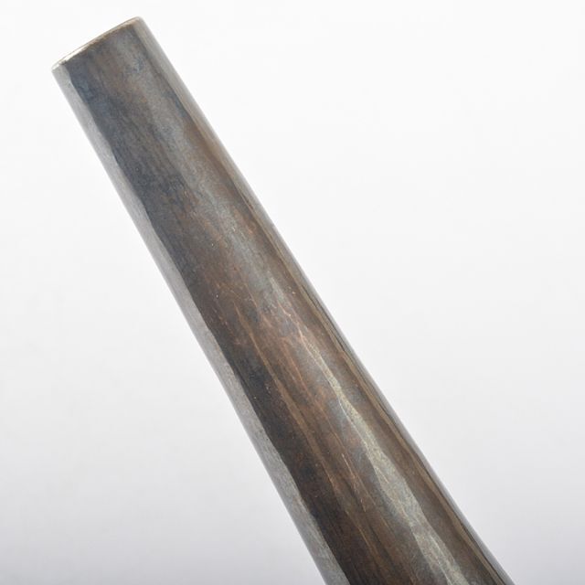 松栄堂造 純銀製 鎚目 鶴首瓶 一輪挿し 約249g F R5226 金属工芸 松栄堂造 純銀製 鎚目 鶴首瓶 一輪挿し 約249g F R5226 金属工芸