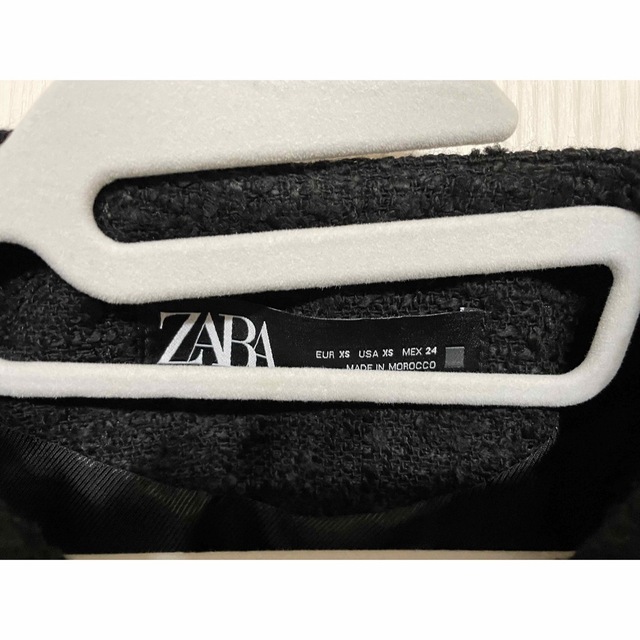 ZARA(ザラ)のZARツイードロングジャケット　黒 レディースのジャケット/アウター(ノーカラージャケット)の商品写真