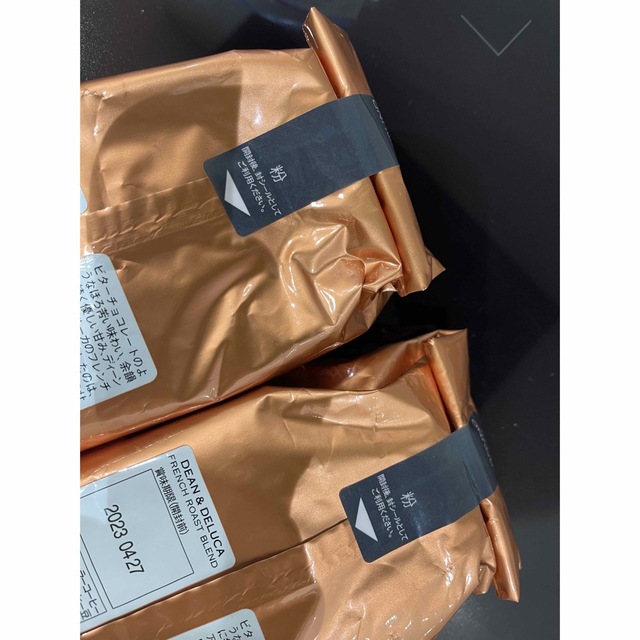 DEAN & DELUCA(ディーンアンドデルーカ)のDEAN & DELUCA フレンチロースト粉　　2袋 食品/飲料/酒の飲料(コーヒー)の商品写真