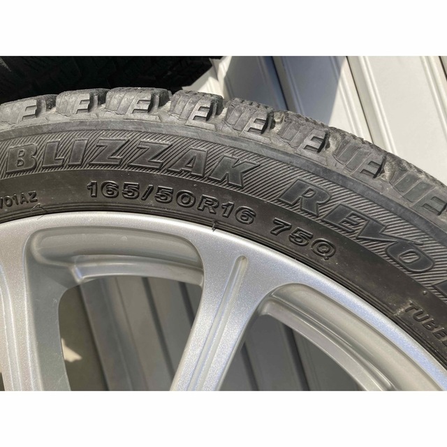 BRIDGESTONE(ブリヂストン)の☆送料無料☆軽自動車用スタッドレスタイヤ2本セット/16インチ/ダイハツ/スズキ 自動車/バイクの自動車(タイヤ・ホイールセット)の商品写真