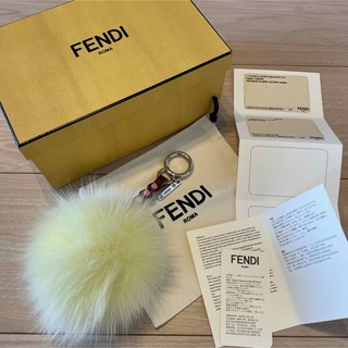 フェンディ(FENDI)のフェンディ ポンポンチャーム　イエロー(キーホルダー)