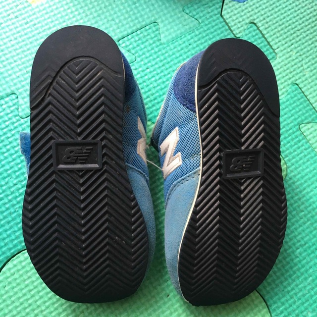 New Balance(ニューバランス)のスニーカー　3足セット　ナイキ  ニューバランス　ミキハウス 15cm キッズ/ベビー/マタニティのキッズ靴/シューズ(15cm~)(スニーカー)の商品写真