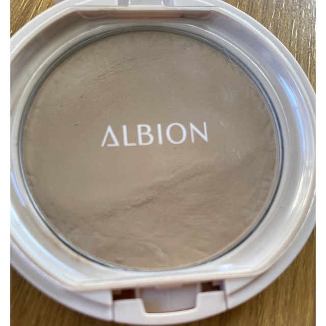 ALBION(アルビオン)のアルビオン ベリーレア エアー 02 コスメ/美容のベースメイク/化粧品(ファンデーション)の商品写真