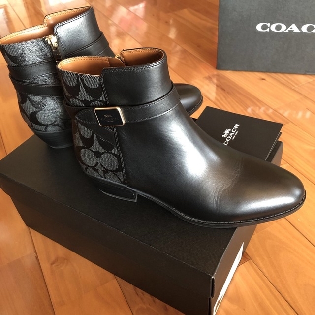 coachショートブーツ