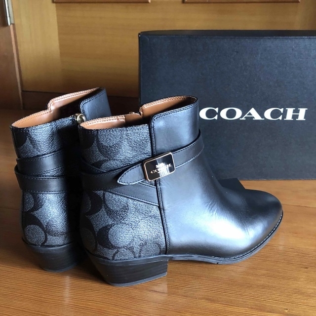 割引クーポン配布中!! 【未使用】COACH コーチ ショートブーツ