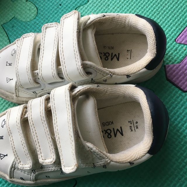 M＆S(エムアンドエス)の子供　スニーカー　16cm 二足 キッズ/ベビー/マタニティのキッズ靴/シューズ(15cm~)(スニーカー)の商品写真