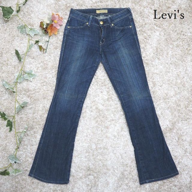 Levi's(リーバイス)のゴールド Levi's レディスタイル フレア デニム w28 ビジュー付き レディースのパンツ(デニム/ジーンズ)の商品写真