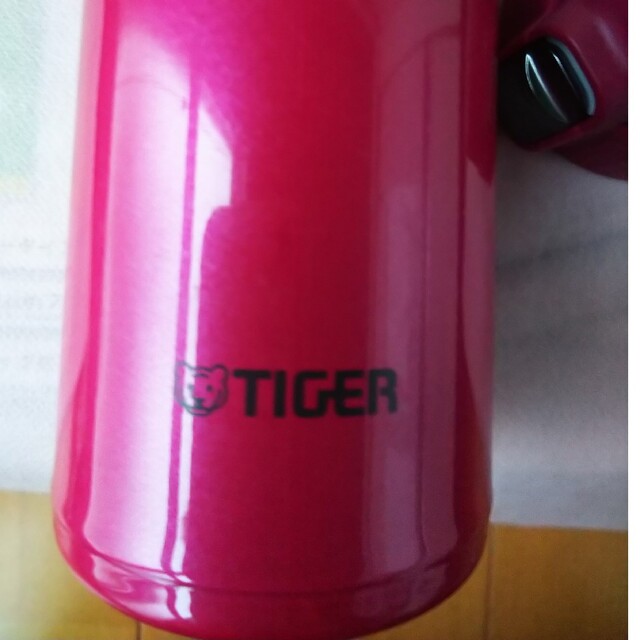 TIGER(タイガー)のタイガー 魔法瓶 水筒 マグボトル 軽量 美品 インテリア/住まい/日用品のキッチン/食器(タンブラー)の商品写真
