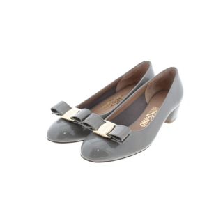 サルヴァトーレフェラガモ(Salvatore Ferragamo)のSalvatore Ferragamo パンプス 6(23.5cm位) グレー 【古着】【中古】(ハイヒール/パンプス)