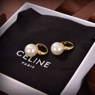 セリーヌ ピアスの通販 500点以上 | celineのレディースを買うならラクマ