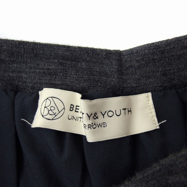 BEAUTY&YOUTH UNITED ARROWS(ビューティアンドユースユナイテッドアローズ)のB&Y ユナイテッドアローズ BEAUTY&YOUTH フレア スカート グレー レディースのスカート(ひざ丈スカート)の商品写真