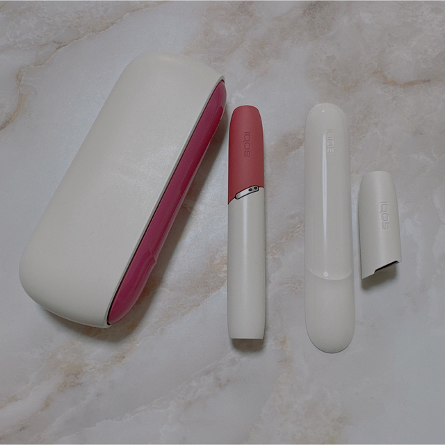 IQOS(アイコス)のiQOS3Duo デュオ ホワイト 白 ピンク 電子タバコ 加熱式たばこ メンズのファッション小物(タバコグッズ)の商品写真