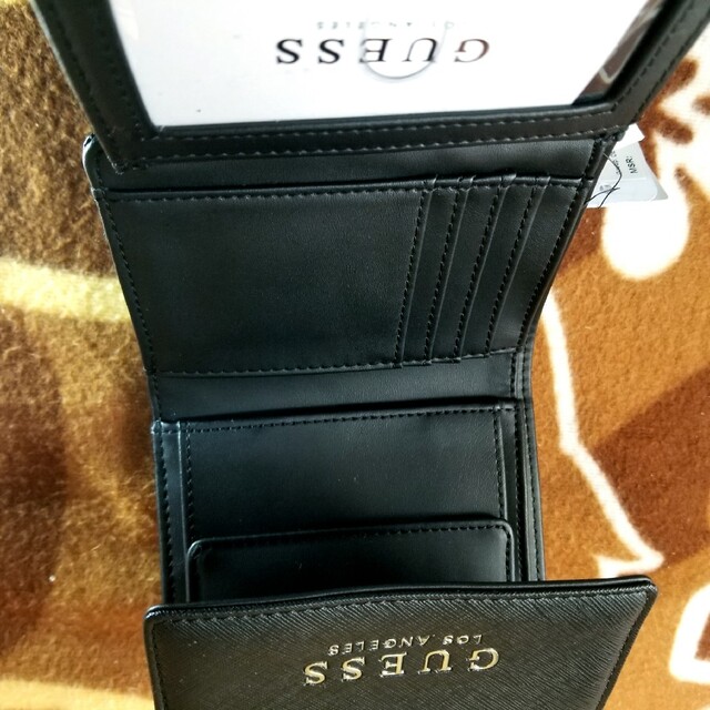 GUESS(ゲス)のGUESS　ゲス　折り財布　ミニ財布　ブラック　訳あり メンズのファッション小物(折り財布)の商品写真