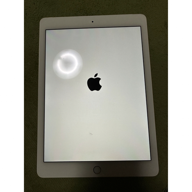 iPad(アイパッド)のiPad Model A1567 64GB スマホ/家電/カメラのPC/タブレット(タブレット)の商品写真