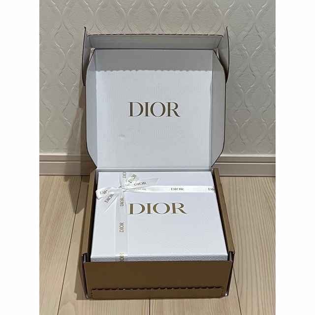 Dior ディオール モンテーニュ コフレ＜クリスマス ホリデー2022＞のサムネイル