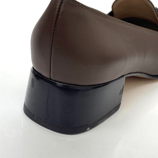Salvatore Ferragamo(サルヴァトーレフェラガモ)の5562 未使用 フェラガモ レザー ガンチーニ ローファー ブラウン レディースの靴/シューズ(ローファー/革靴)の商品写真