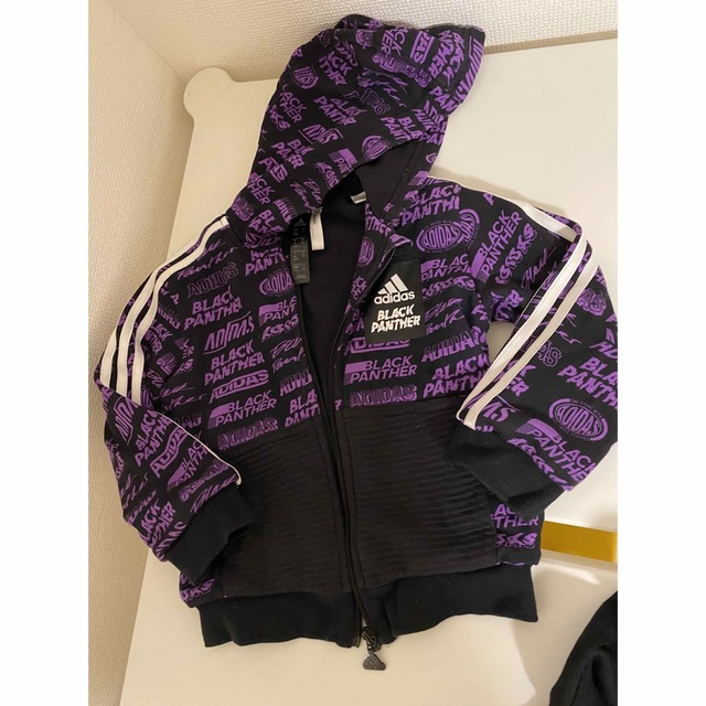 adidas(アディダス)のadidas キッズ　ジャージ　セットアップ　2歳　90サイズ キッズ/ベビー/マタニティのキッズ服男の子用(90cm~)(その他)の商品写真