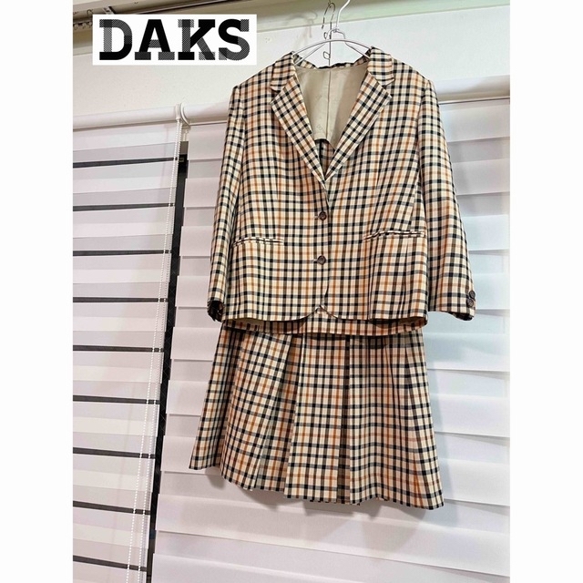 DAKS(ダックス)の【美品】DAKS ジャケット　スカート　セットアップ　2ピース レディースのフォーマル/ドレス(スーツ)の商品写真