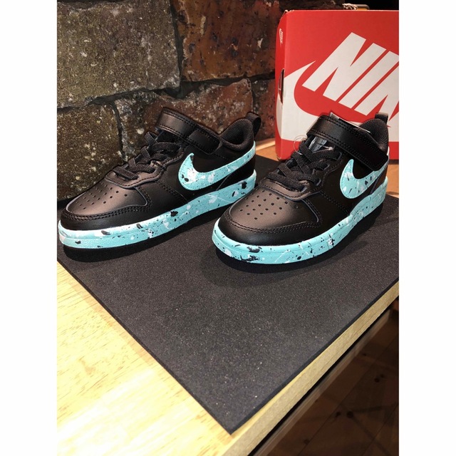 NIKE(ナイキ)のkids ナイキカスタムスニーカー キッズ/ベビー/マタニティのキッズ靴/シューズ(15cm~)(スニーカー)の商品写真