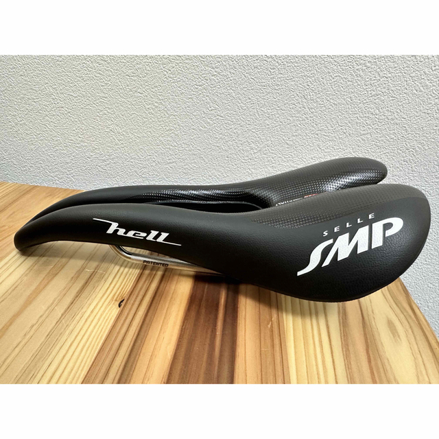 パーツセラ エスエムピーSELLE SMP ヘル　Hell サドル　ブラックほぼ未使用