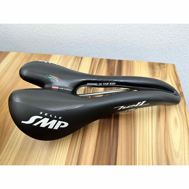 パーツセラ エスエムピーSELLE SMP ヘル　Hell サドル　ブラックほぼ未使用