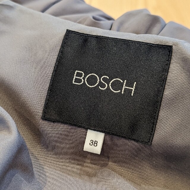 BOSCH(ボッシュ)の⭐BOSCH　グレーのミドル丈ダウンコート(美品)⭐ レディースのジャケット/アウター(ダウンコート)の商品写真