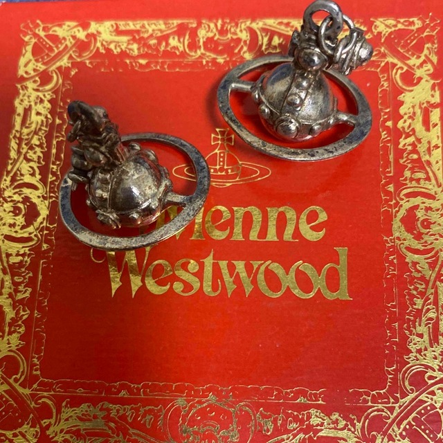 Vivienne Westwood(ヴィヴィアンウエストウッド)の✨Ryanedy様専用✨ヴィヴィアン オーブ ピアス ヴィンテージ レディースのアクセサリー(ピアス)の商品写真