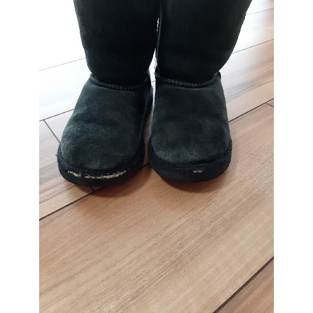 UGG(アグ)のUGGブラック 17.5cm キッズ/ベビー/マタニティのキッズ靴/シューズ(15cm~)(ブーツ)の商品写真