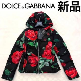 ドルチェアンドガッバーナ(DOLCE&GABBANA)の【新品、タグ付き】定価 33万円DOLCE&GABBANA 薔薇柄ダウンコート(ダウンコート)