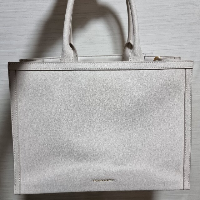 Charles and Keith - CHARLES & KEITH 最終値下げの通販 by Charles and Keith - CHARLES & KEITH 最終値下げの通販 by
