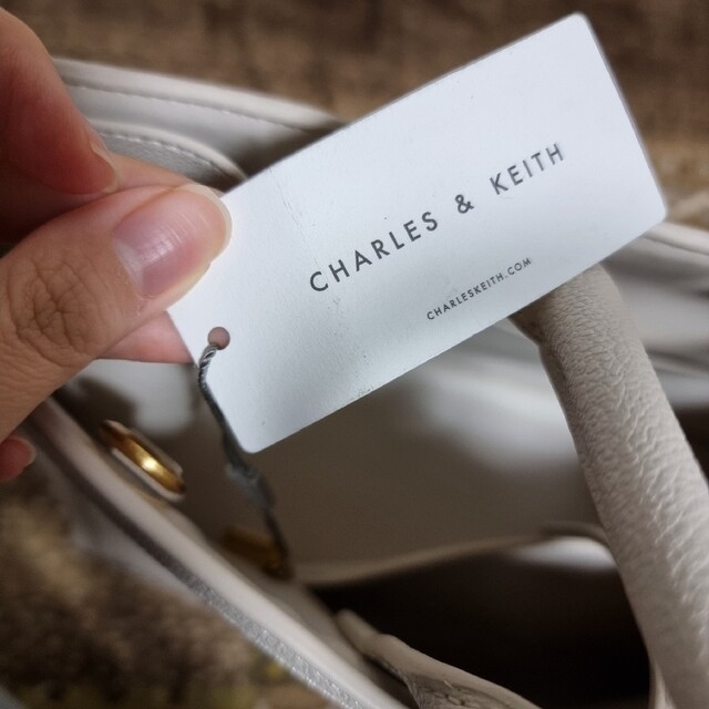 Charles and Keith(チャールズアンドキース)のCHARLES & KEITH 最終値下げ レディースのバッグ(ハンドバッグ)の商品写真