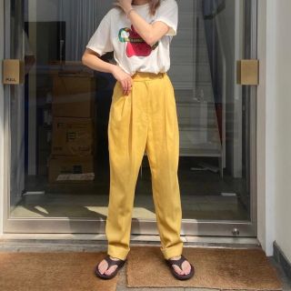 コス(COS)のcos Tapered wool mix trousers yellow(クロップドパンツ)