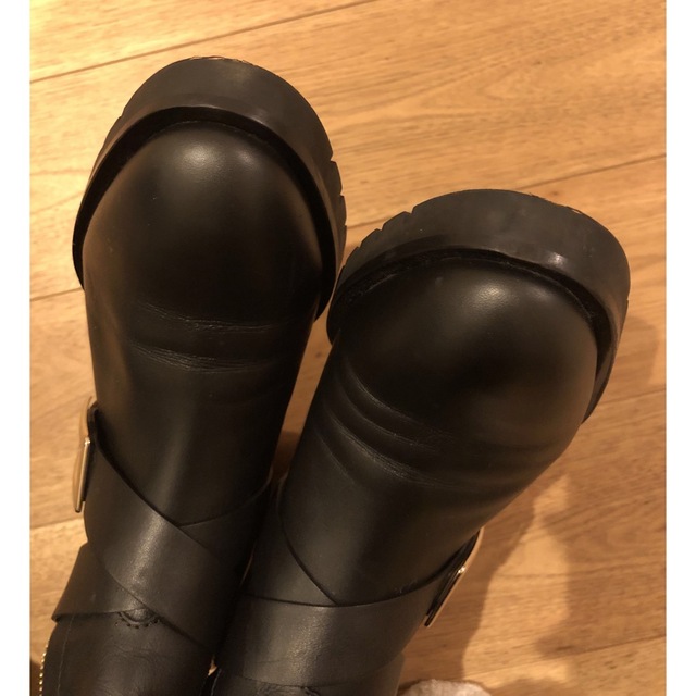 ROGER VIVIER - ロジェヴィヴィエ Rogervivierショートブーツ 黒 ROGER VIVIER - ロジェヴィヴィエ Rogervivierショートブーツ 黒