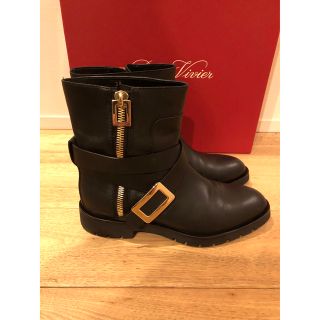 ROGER VIVIER - ロジェヴィヴィエ Rogervivierショートブーツ 黒