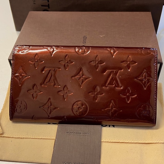 新品同様! ルイヴィトン ヴェルニ ポルトフォイユ サラ 財布 長財布