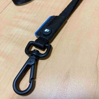 F232 MO LANYARD キーホルダー　黒　青　ブラック　ブルー