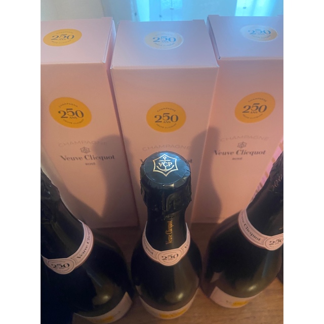 ヴーヴクリコ　ロゼ　3本　箱付き　750ml  シャンパン