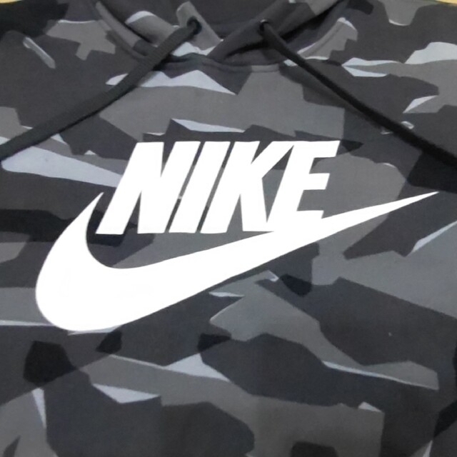 NIKE(ナイキ)のNike Camo Hoodie ナイキ 迷彩 プルオーバー パーカー メンズのトップス(パーカー)の商品写真