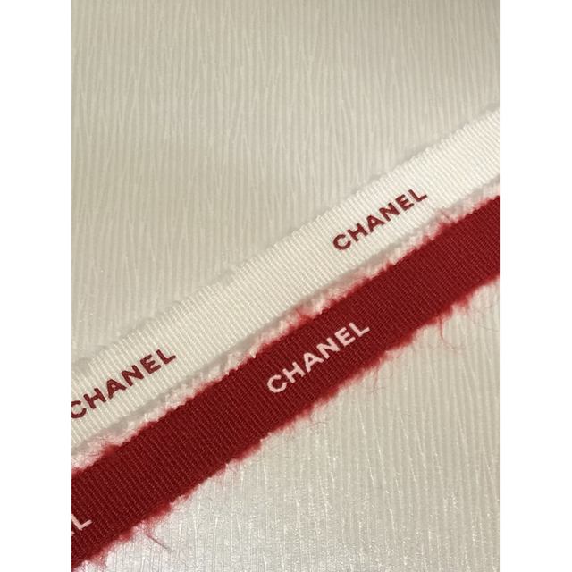 CHANEL(シャネル)の正規品❣️モコモコ　シャネルリボン　レア　1.5cm幅　各1m 計2m インテリア/住まい/日用品のオフィス用品(ラッピング/包装)の商品写真