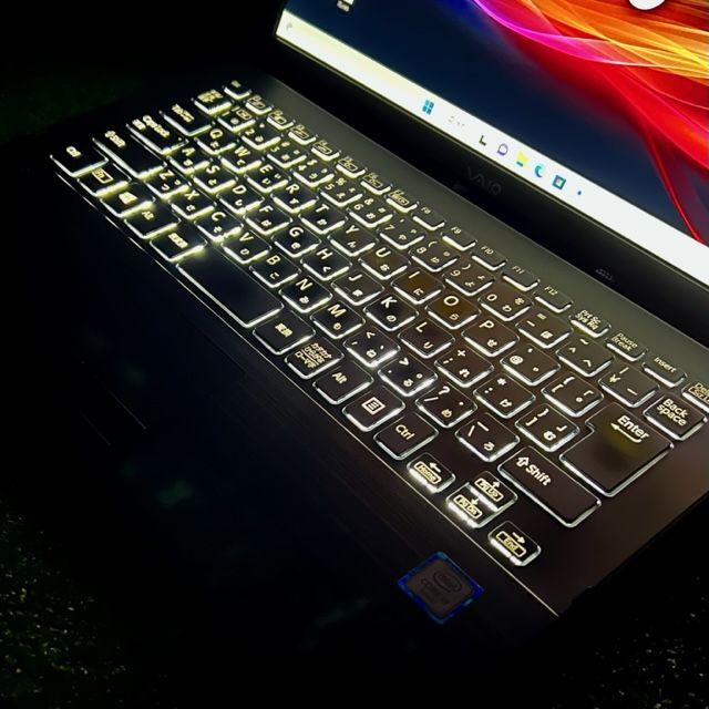 良品 薄型軽量 VAIO 第6Corei5 Pro PB 超速SSD256GB