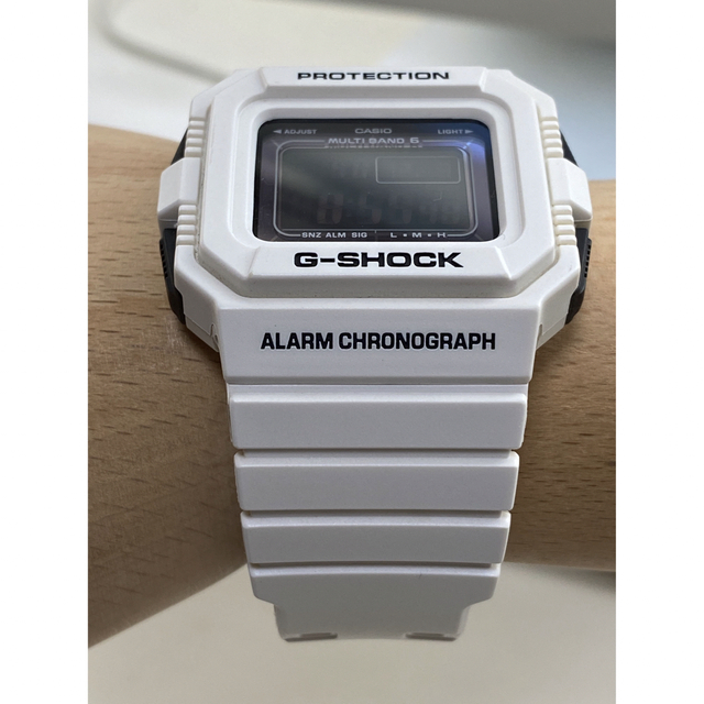 G-SHOCK(ジーショック)のG-SHOCK/GW-5510/電波ソーラー/スクエア/ホワイト/ブラック/美品 メンズの時計(腕時計(デジタル))の商品写真