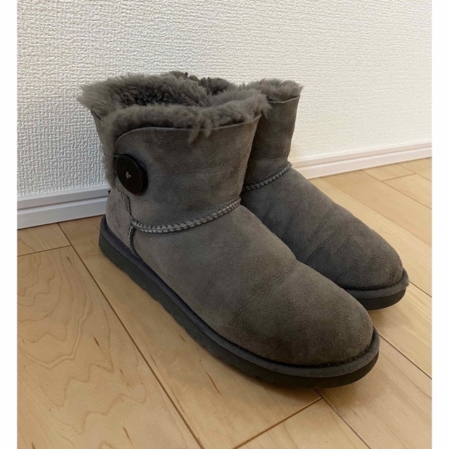 UGG(アグ)のUGG アグ ショートブーツ 25 レディース グレー レディースの靴/シューズ(ブーツ)の商品写真