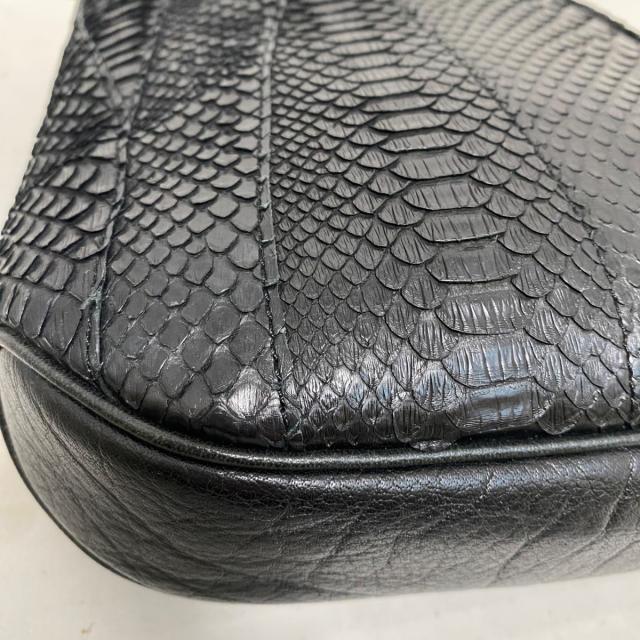 IBIZA(イビザ)のイビザ ショルダーバッグ - 黒 パイソン レディースのバッグ(ショルダーバッグ)の商品写真