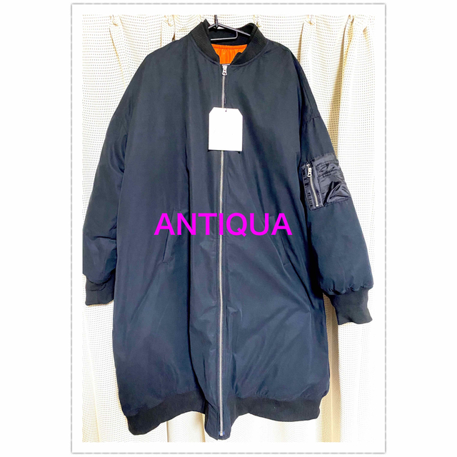 antiqua(アンティカ)のタグ付き　新品未使用☆アンティカ　ANTIQUA MAー1 ロング　黒　ブラック レディースのジャケット/アウター(ブルゾン)の商品写真