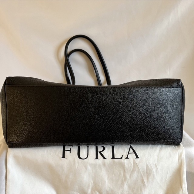 Furla(フルラ)の【大人気】FURLA フルラ　バッグ　ショルダー　ブラックA4 ビジネス　就活 レディースのバッグ(ショルダーバッグ)の商品写真