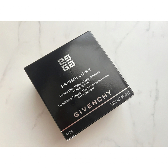 GIVENCHY(ジバンシィ)のGIVENCHY プリズムリーブル ルースパウダー 新品未使用 3番 コスメ/美容のベースメイク/化粧品(フェイスパウダー)の商品写真