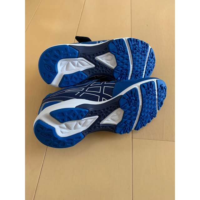 LAZERBEAM（ASICS）(レーザービーム)のasics レーザービーム　21.5cm キッズ/ベビー/マタニティのキッズ靴/シューズ(15cm~)(スニーカー)の商品写真